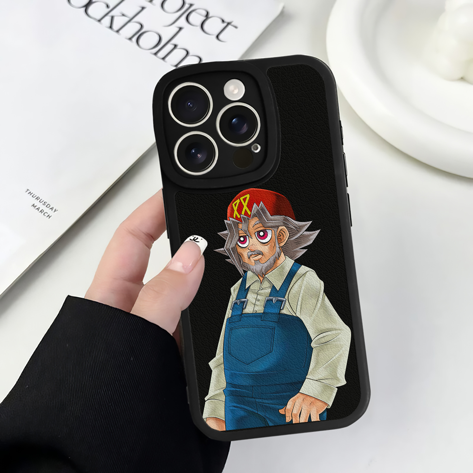 遊☆戯☆王 Yu-Gi-Oh! 【iPhone 16シリーズ対応】シリコンスマホケース（レザー調） 材質：シリコン